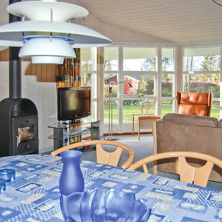 3 Bedroom Cozy In Fårvang
